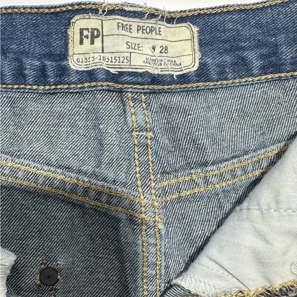 Women's Blue Denim Shorts with Lace Trim size w28
